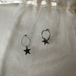 Brandy Melville hoop star earrings